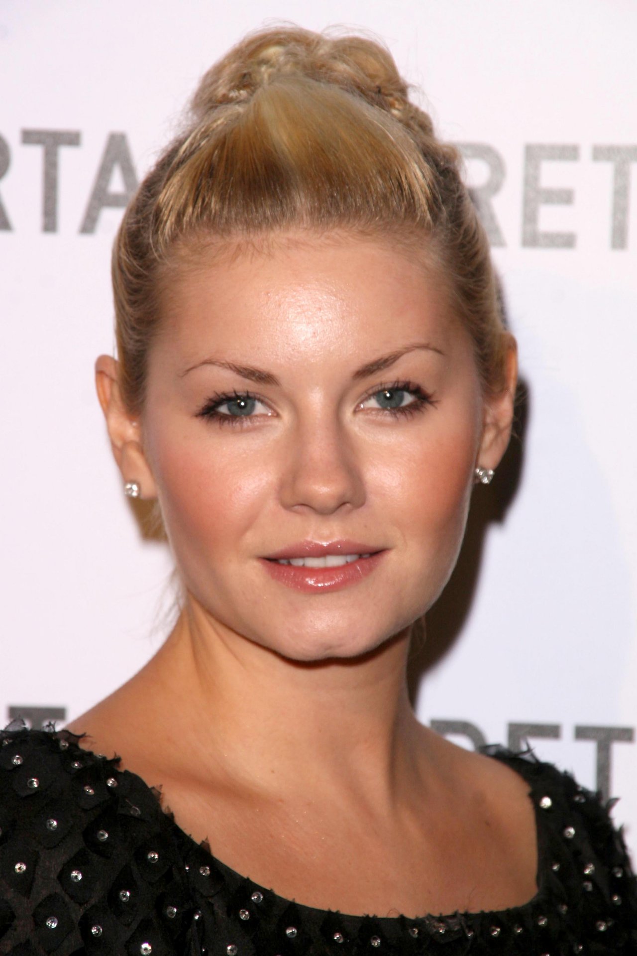 Elisha Cuthbert