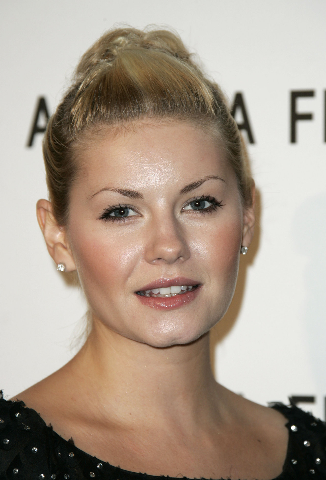 Elisha Cuthbert