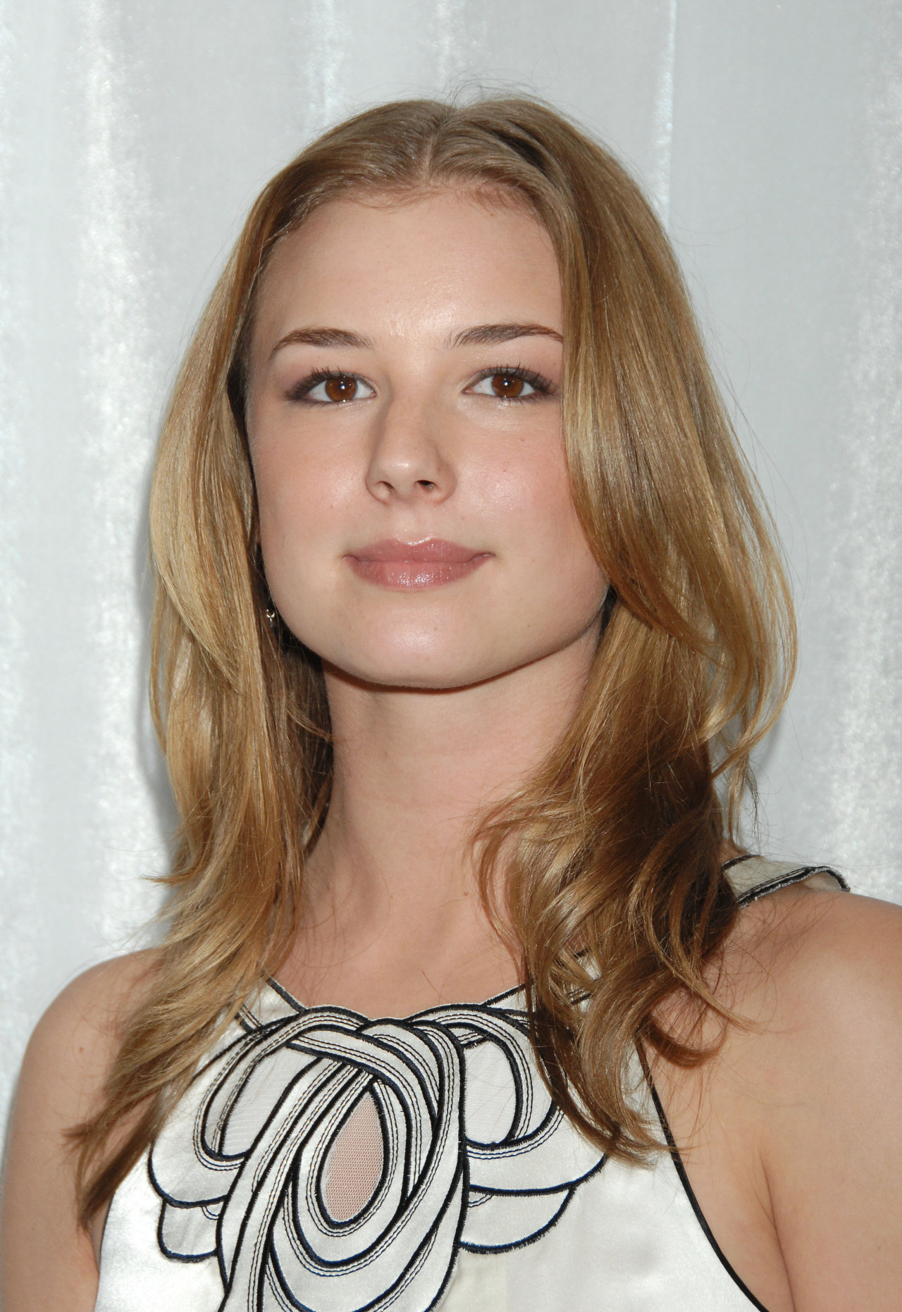 Emily VanCamp